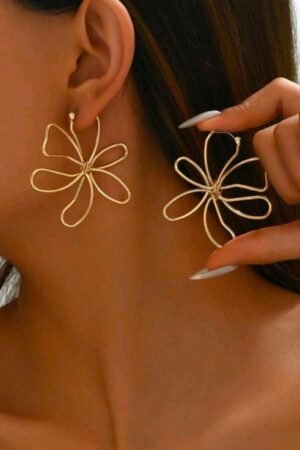 Chic Gold Wire Flower Earrings