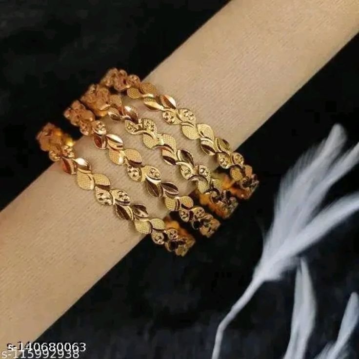 Gold Leaf Pattern Bangle Set