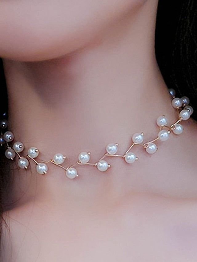 Graceful Pearl Vine Choker