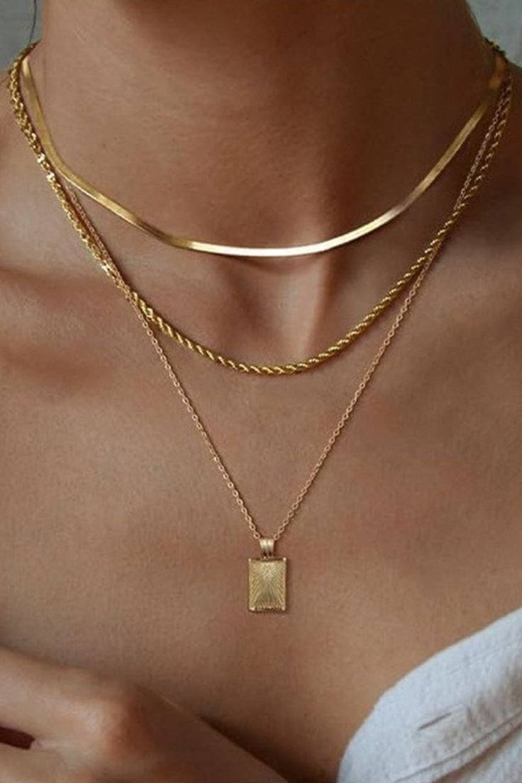 Layered Gold Necklace Set with Rectangular Pendant