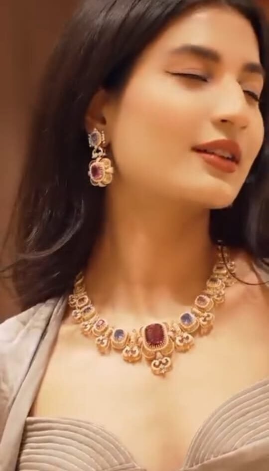 Luxurious Gold and Gemstone Jewelry Set