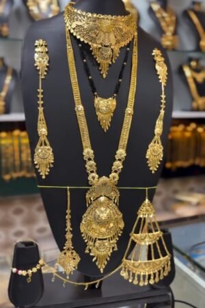 Exquisite Gold Jewelry Set