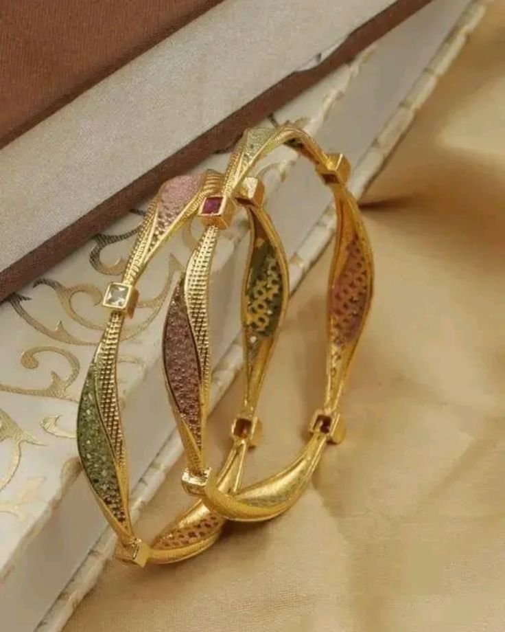 Elegant Multicolor Leaf Design Gold Bangles