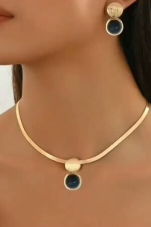 Gold Choker with Onyx Pendant and Matching Earrings